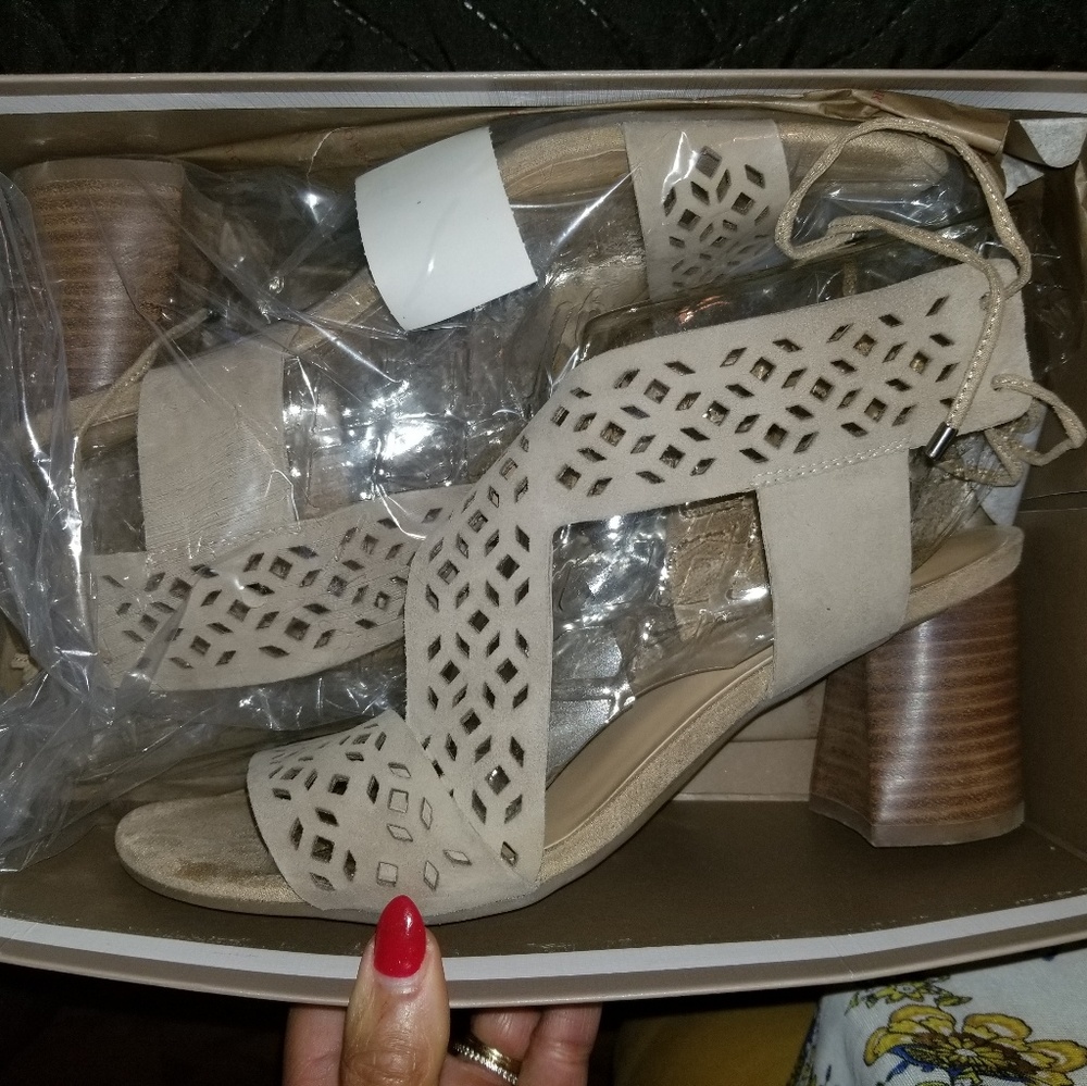 Sandals - Picture 2 of 4